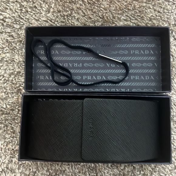 Prada Symbole sunglasses - Picture 2 of 7